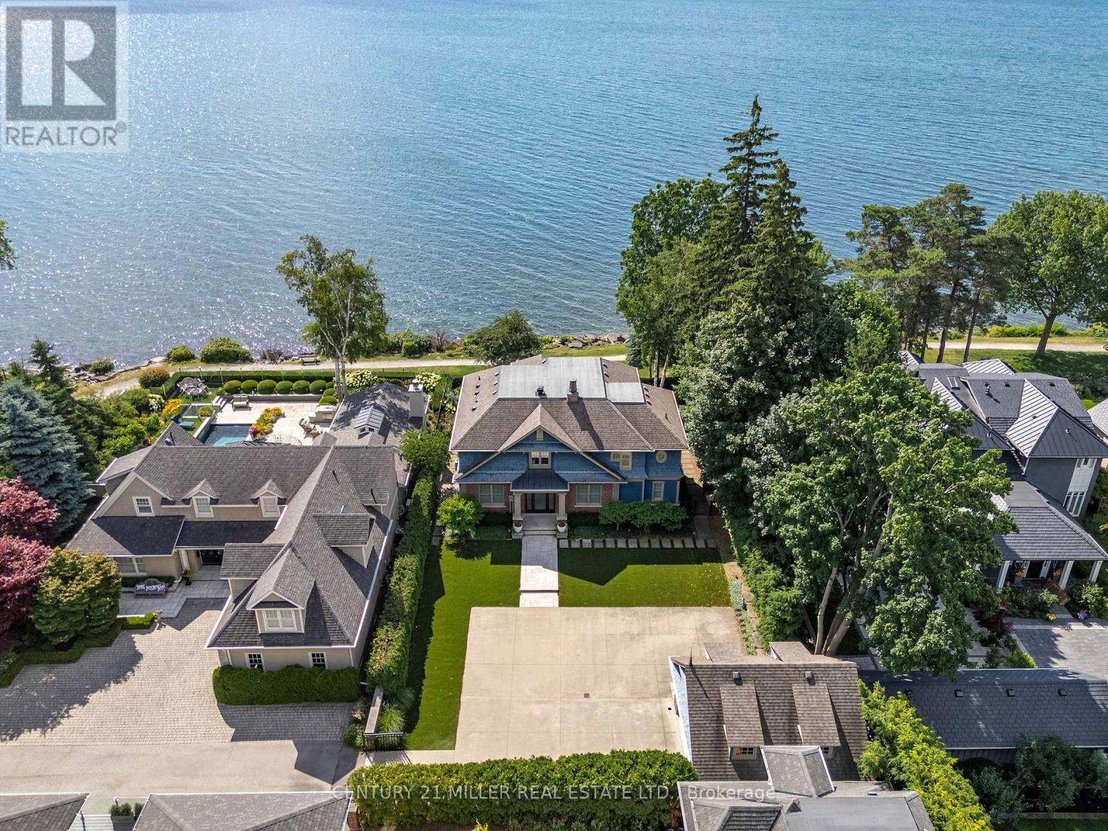 6 Chartwell Rd, Oakville, ON L6J 3Z4
