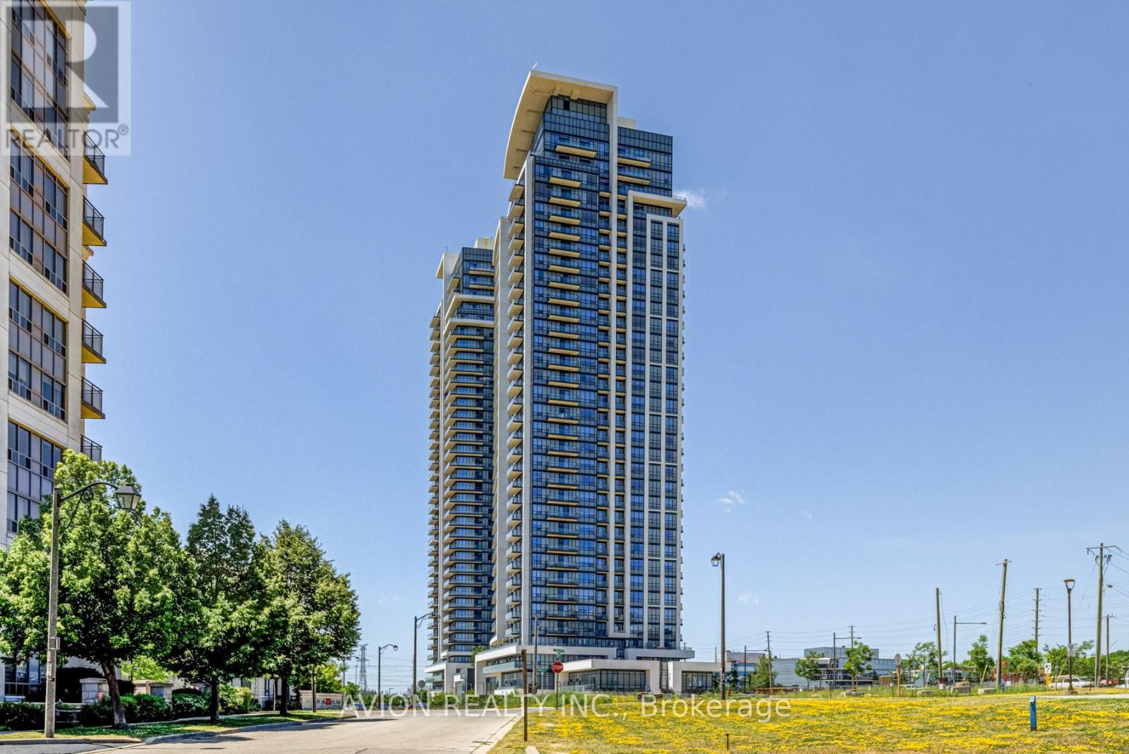 2512 38 Gandhi Ln, Markham, ON L3T 0G9