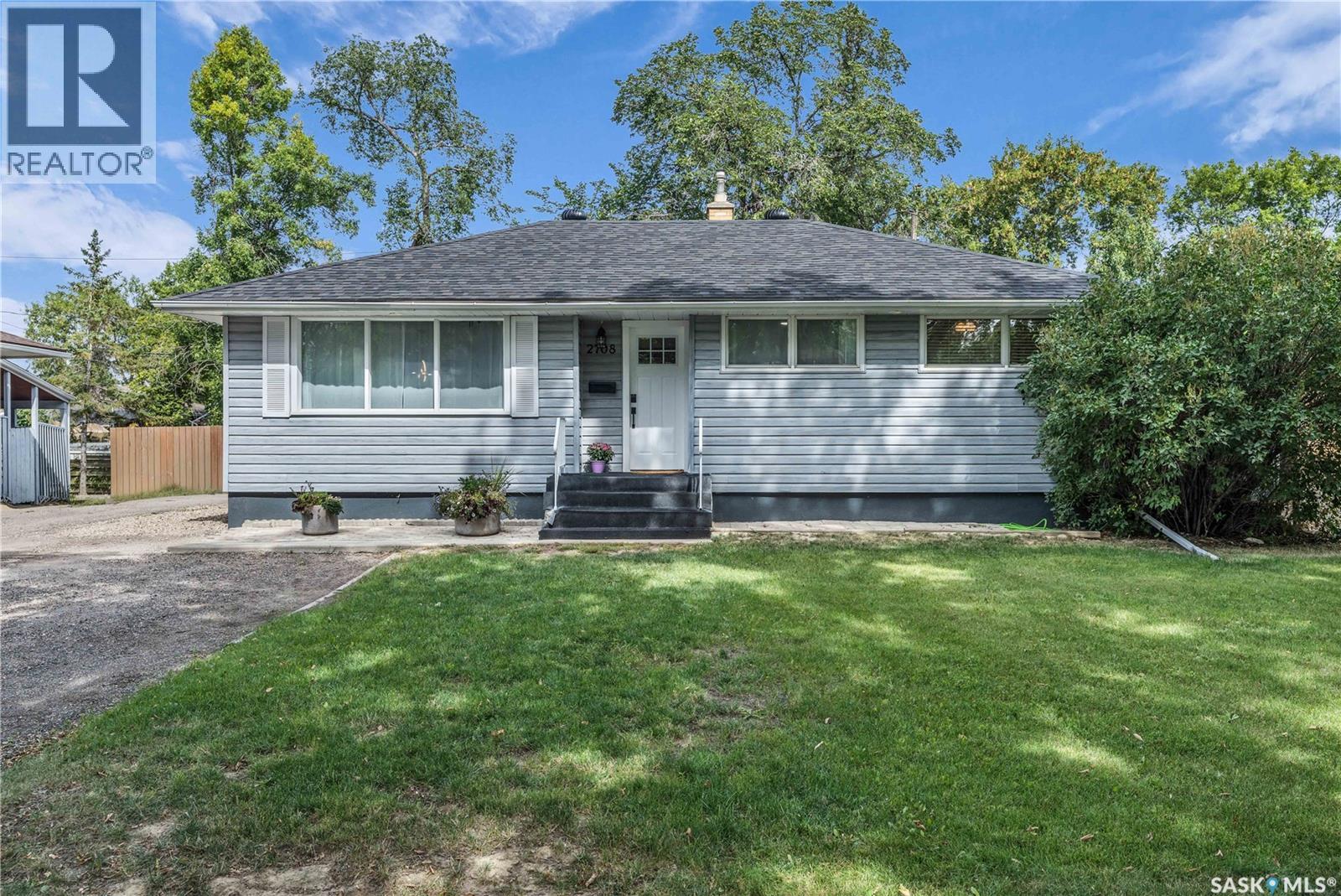 2708 Grant Rd, Regina, SK S4S 5T5