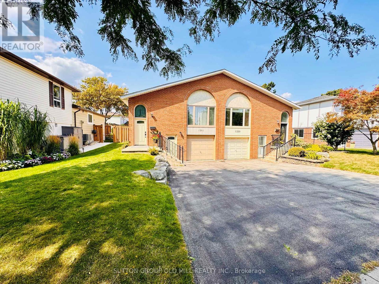 1261 Consort Cres, Burlington, ON L7M 1J8