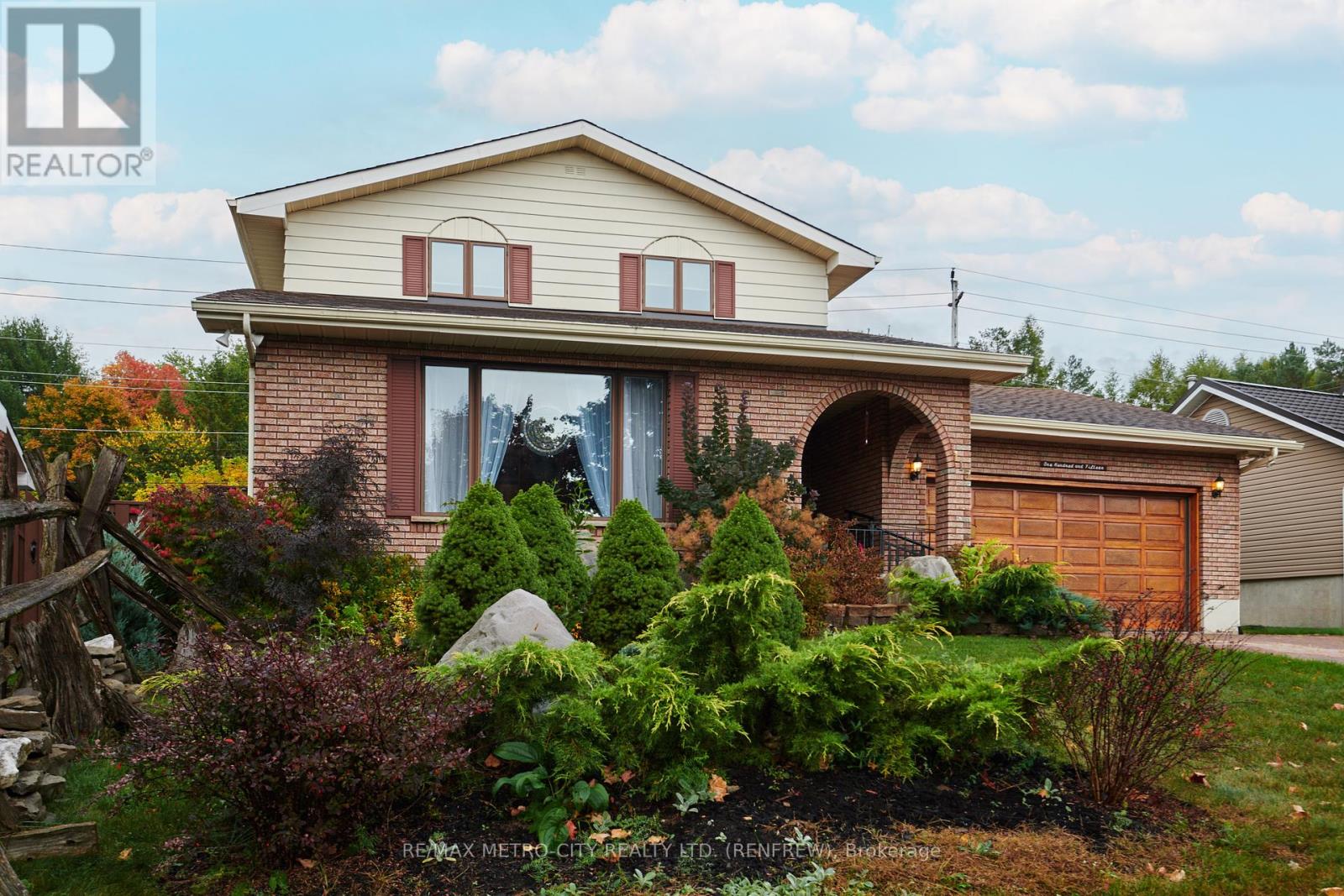 115 Ivy Ave, Renfrew, ON K7V 4C9