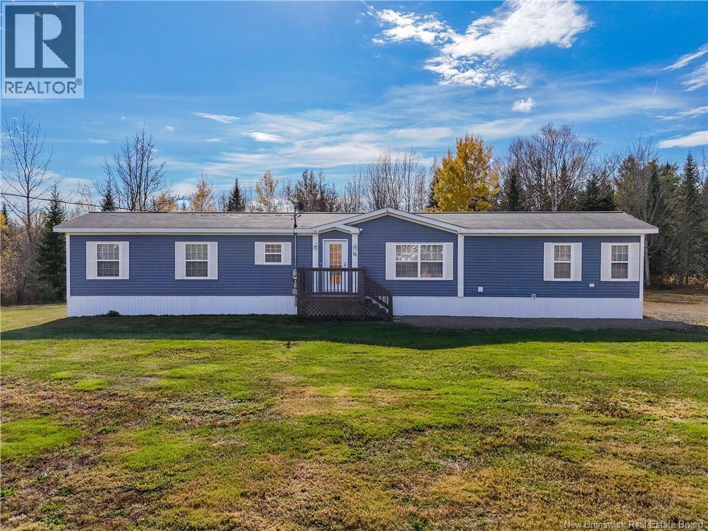13 Hailey Ct, Hanwell, NB E6K 0B2
