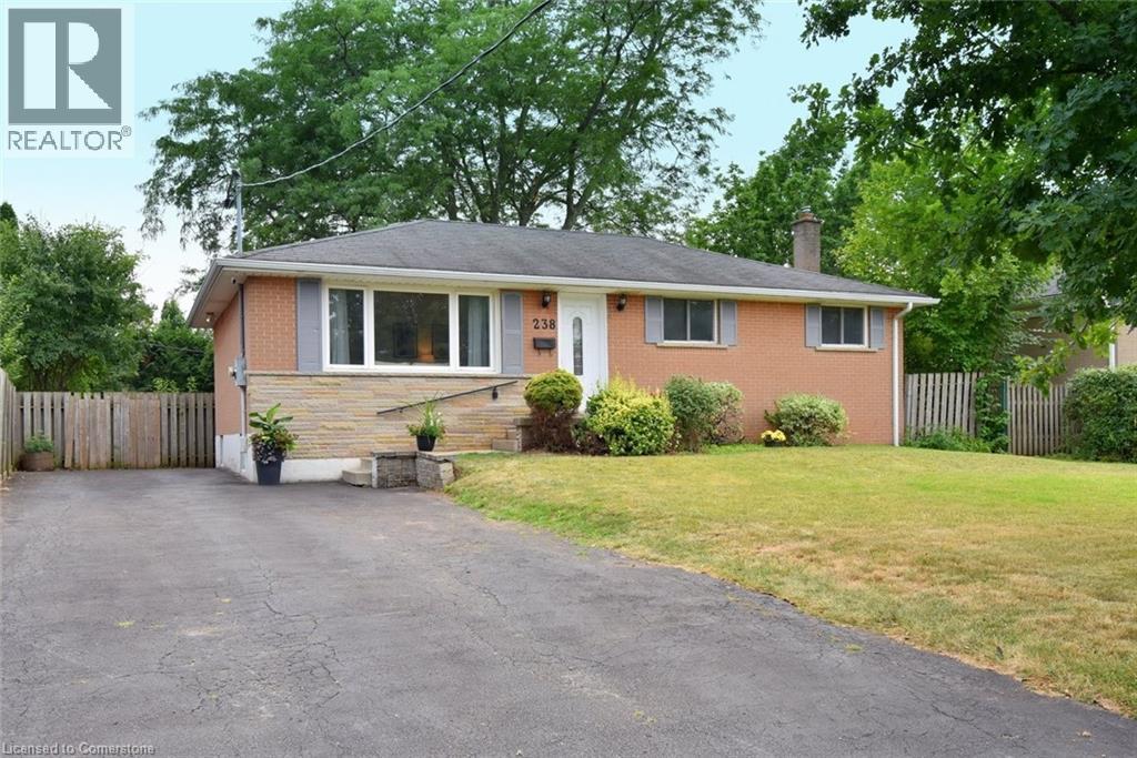 238 Kent Cres, Burlington, ON L7L 4T1