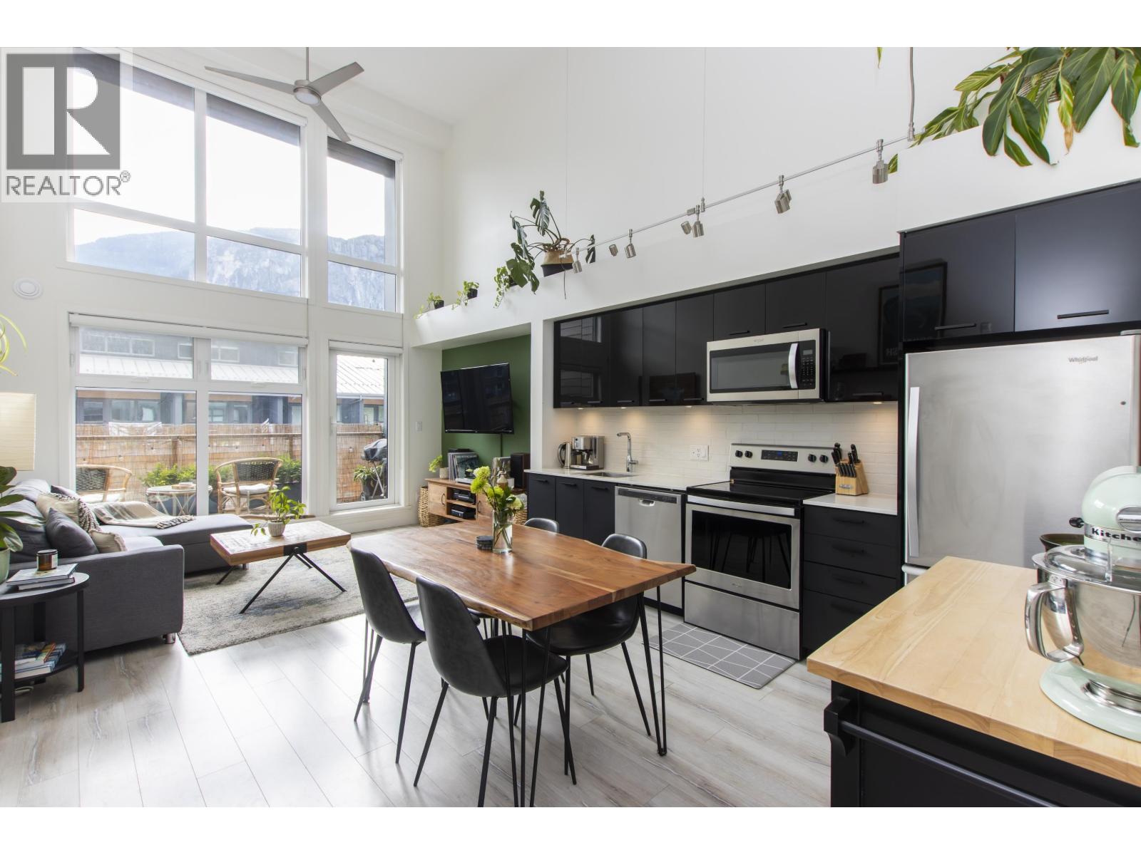 38013 Third Avenue Unit 610, Squamish, BC V8B 0Z8