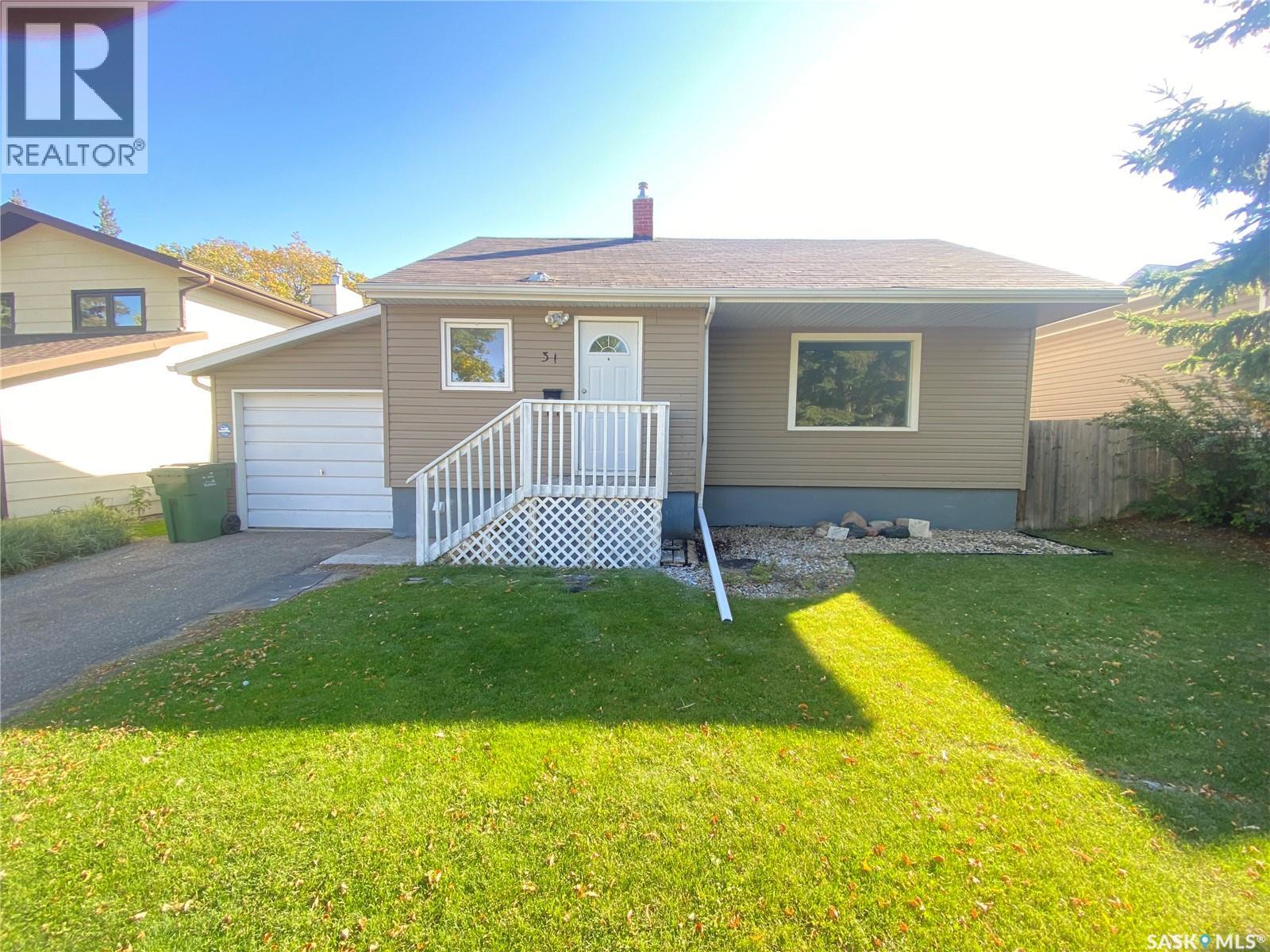 31 Irwin Ave, Yorkton, SK S3N 2E4