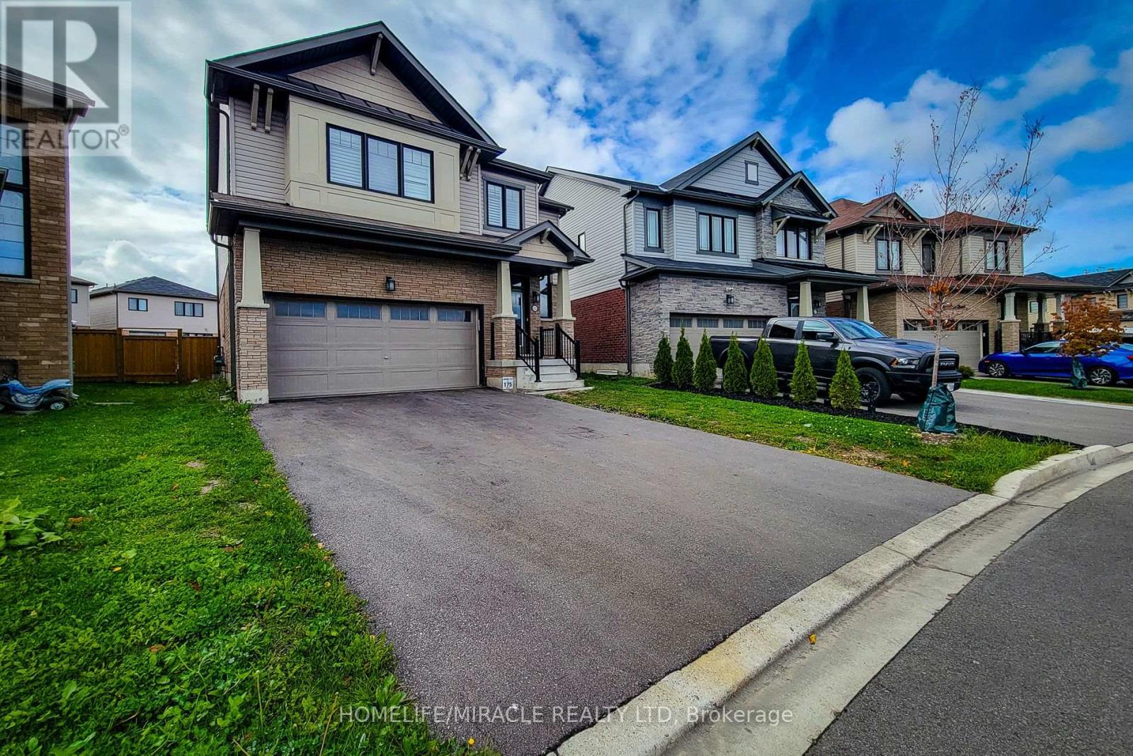 63 Magdalena St, Hamilton, ON L8J 0M3