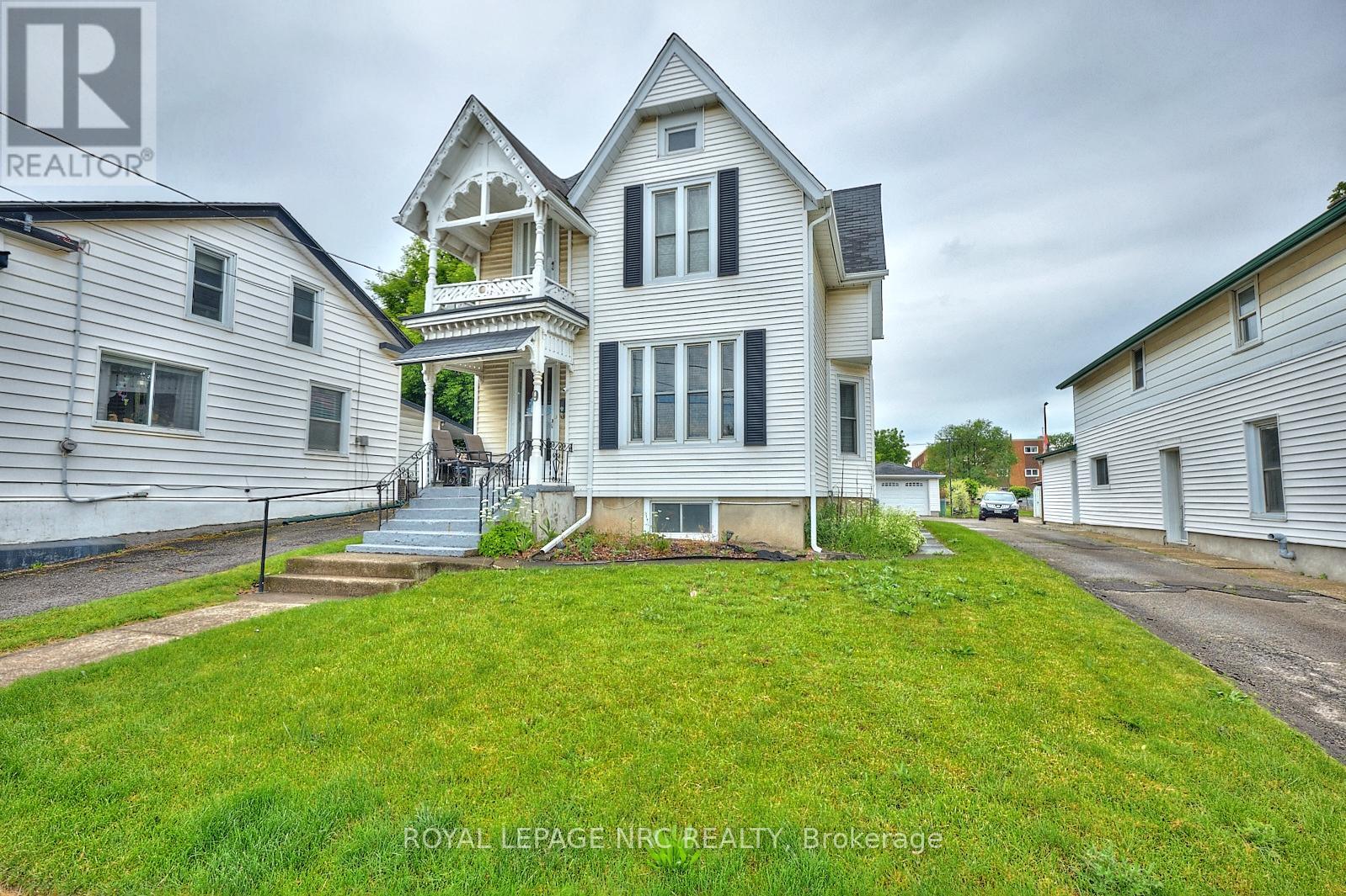 9 Pine St S, Thorold, ON L2V 3L1