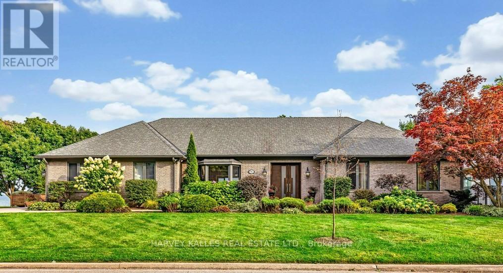 90 Oaklands Park Ct, Burlington, ON L7T 4G9