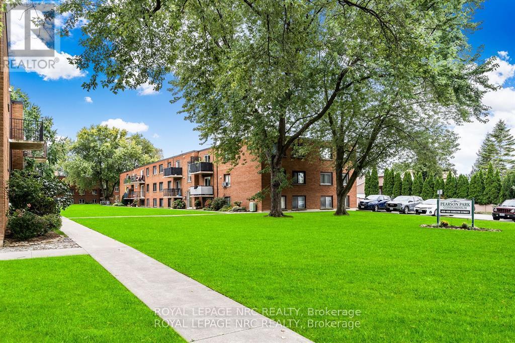 7 454 Carlton St, St. Catharines, ON L2M 4X1