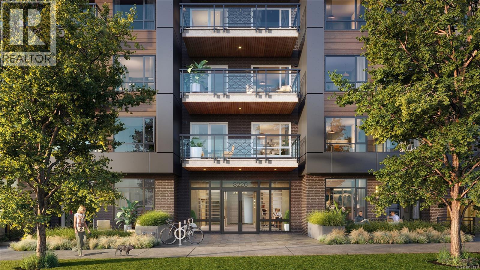 3226 Shelbourne St Unit 110 St, Saanich, BC V8P 5G8