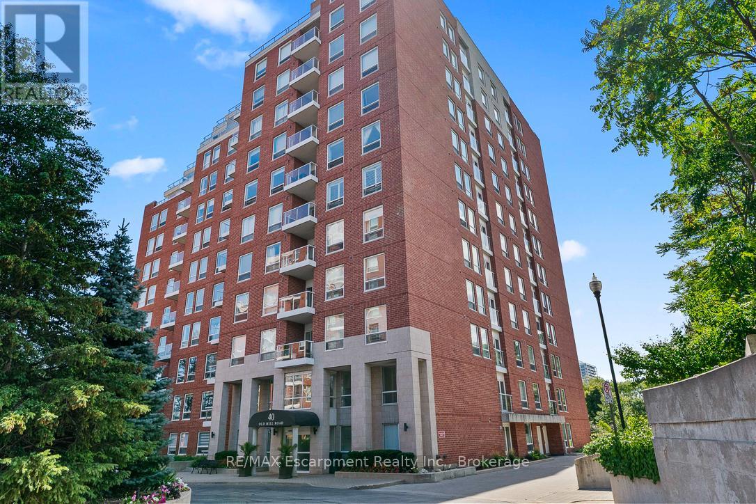 103 40 Old Mill Rd, Oakville, ON L6J 7W3