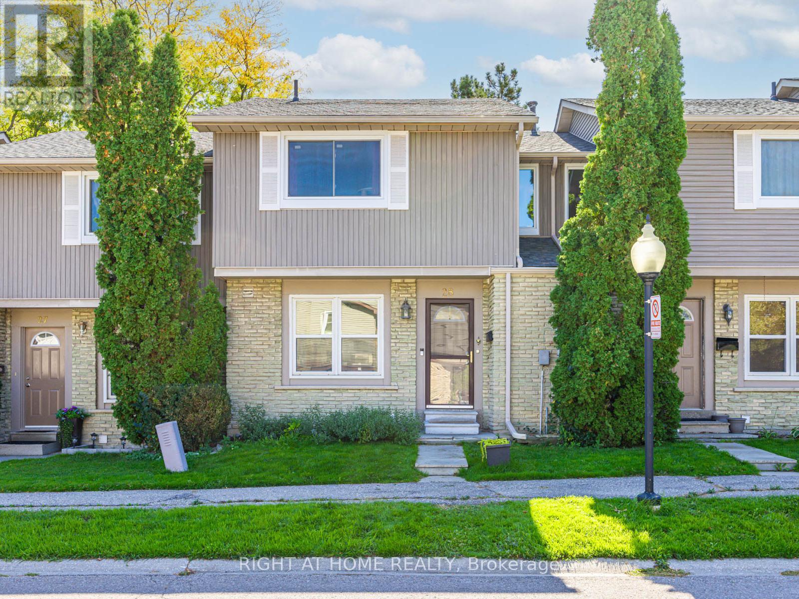 28 120 Falconer Dr, Mississauga, ON L5N 2K8