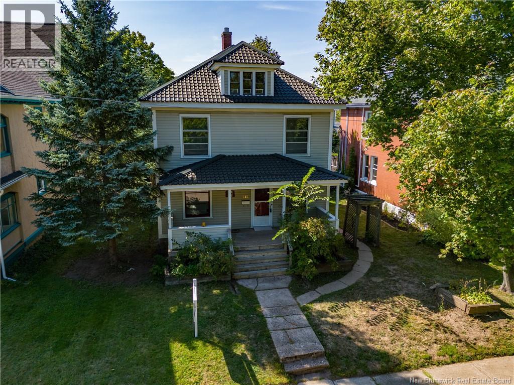 242 Cameron St, Moncton, NB E1C 5Z3
