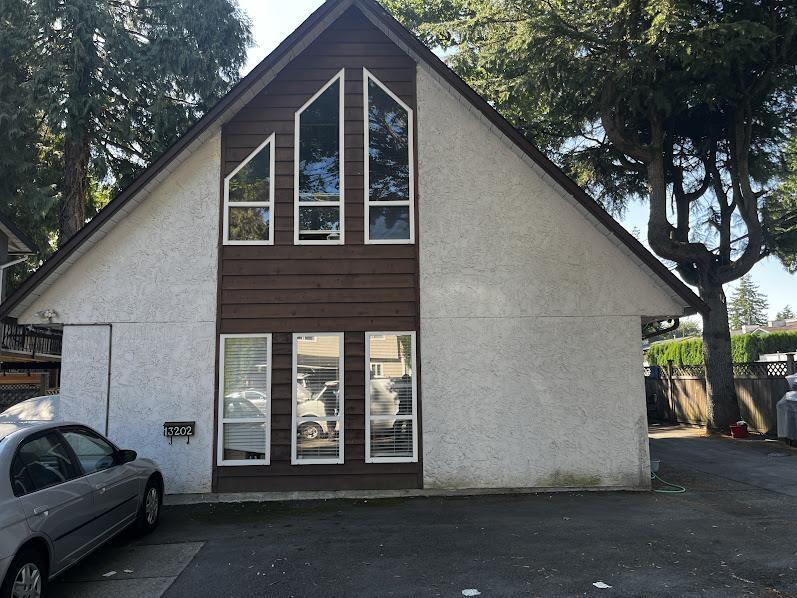 67 Avenue Unit 13202, Surrey, BC V3W 7J2