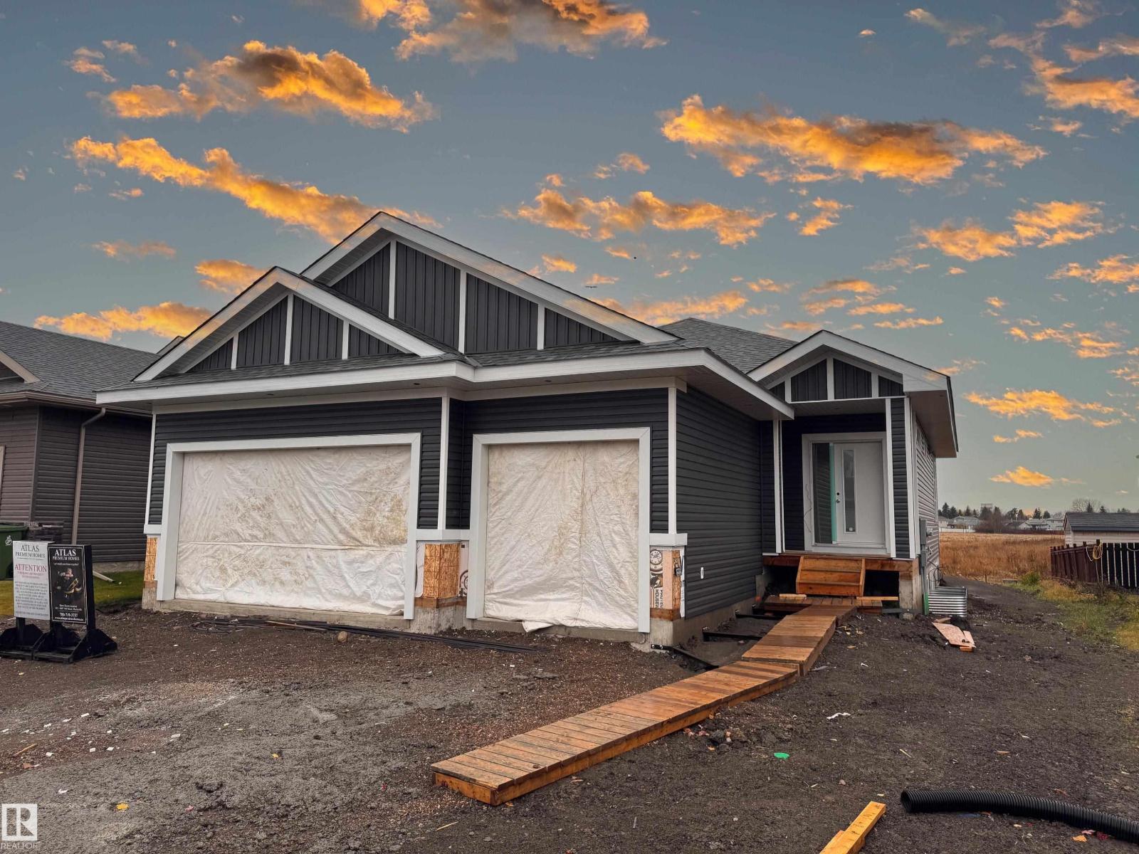 107 E View Dr, Morinville, AB T8R 1T3