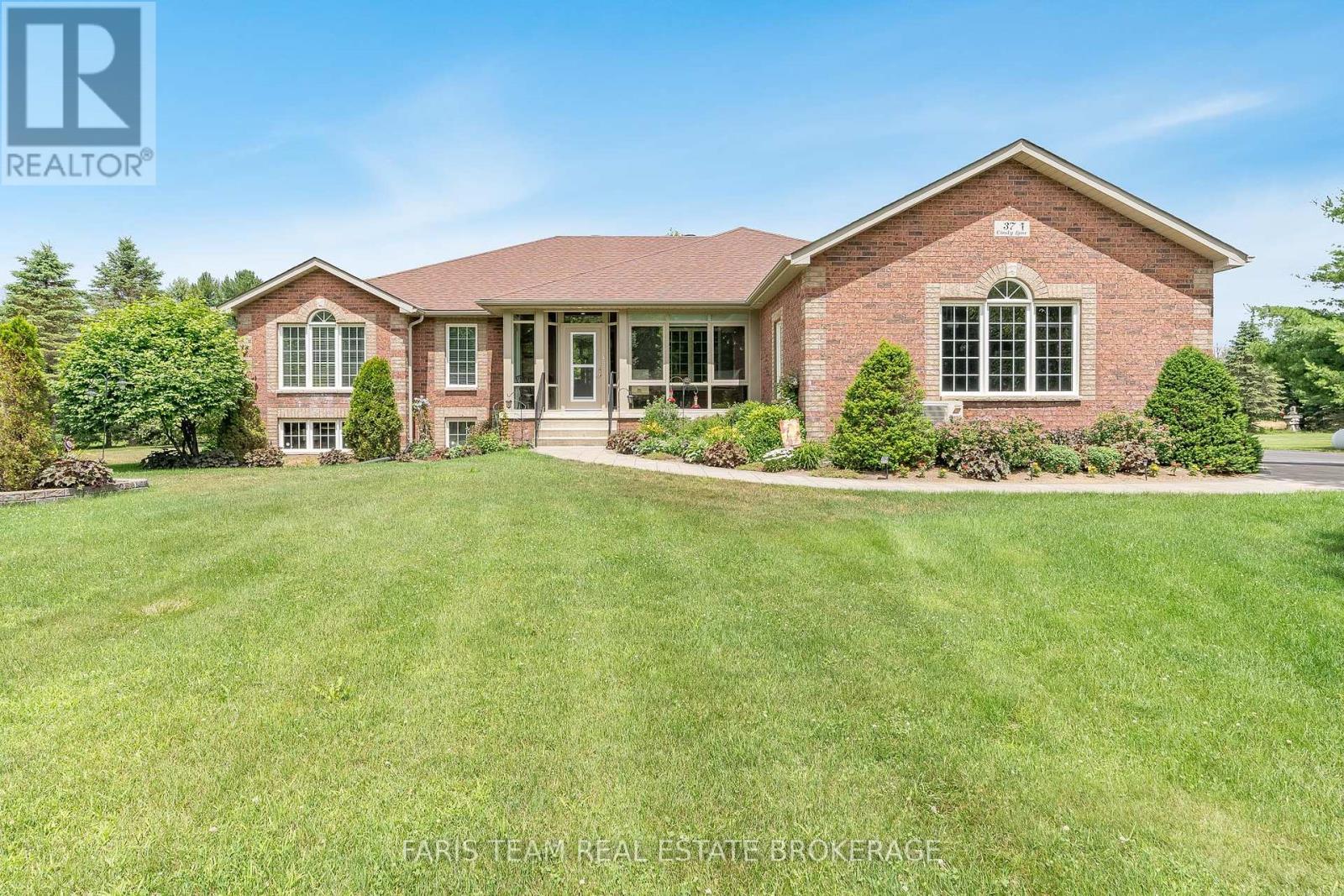 37 Cindy Ln, Adjala-Tosorontio, ON L0M 1M0