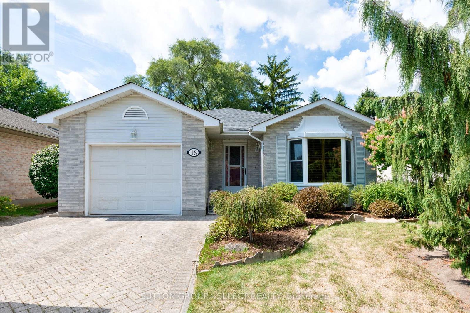 18 Benedict Ct, London, ON N5Y 5H6