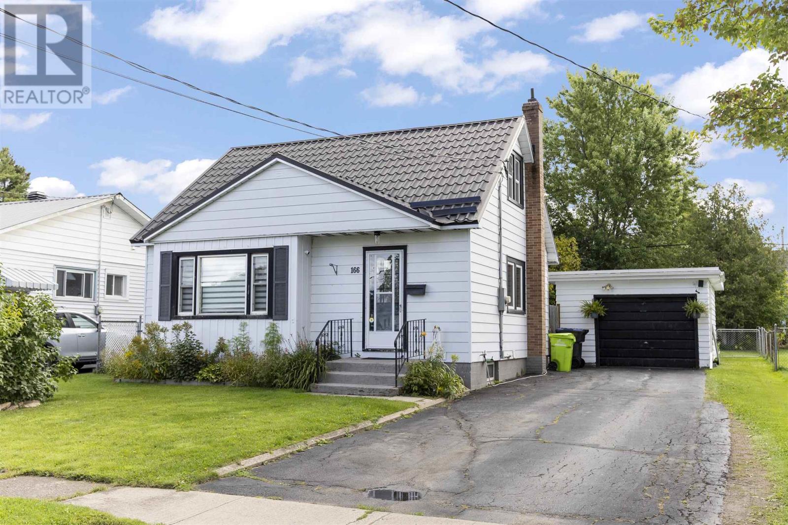 166 Brien Ave, Sault Ste. Marie, ON P6B 2Y8