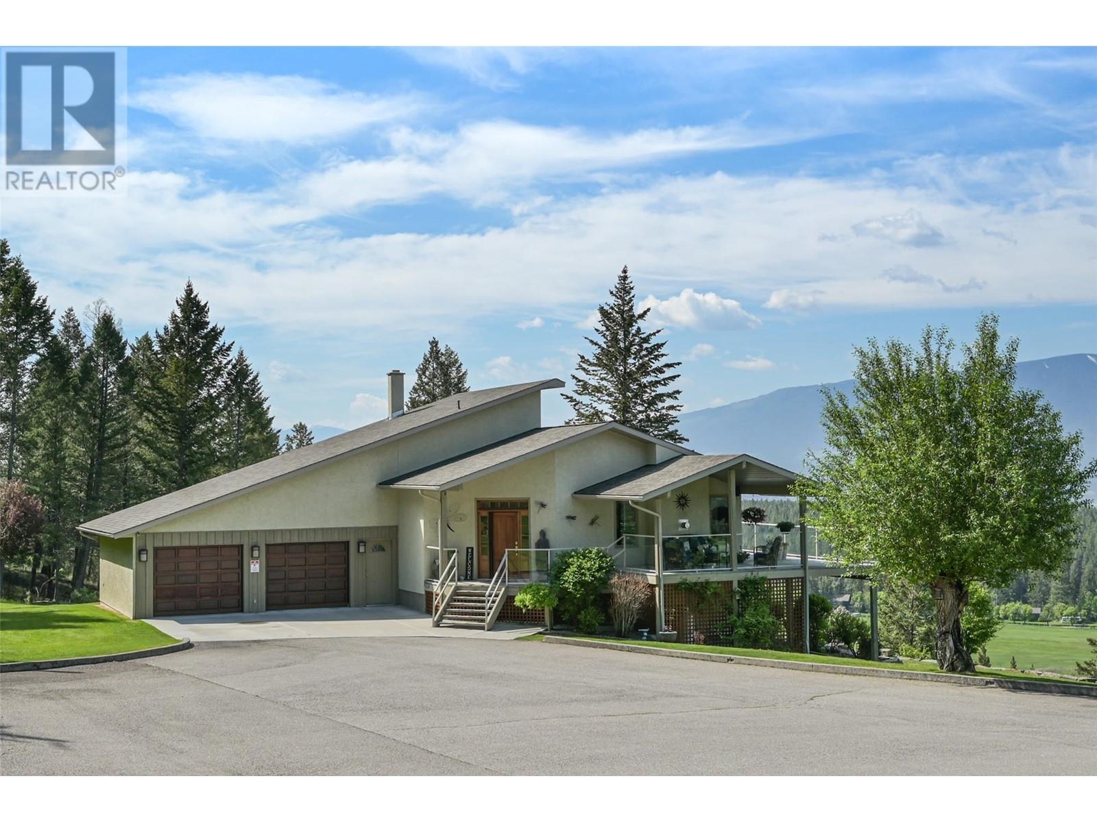 9520 Juniper Heights Rd, Invermere, BC V0A 1K2