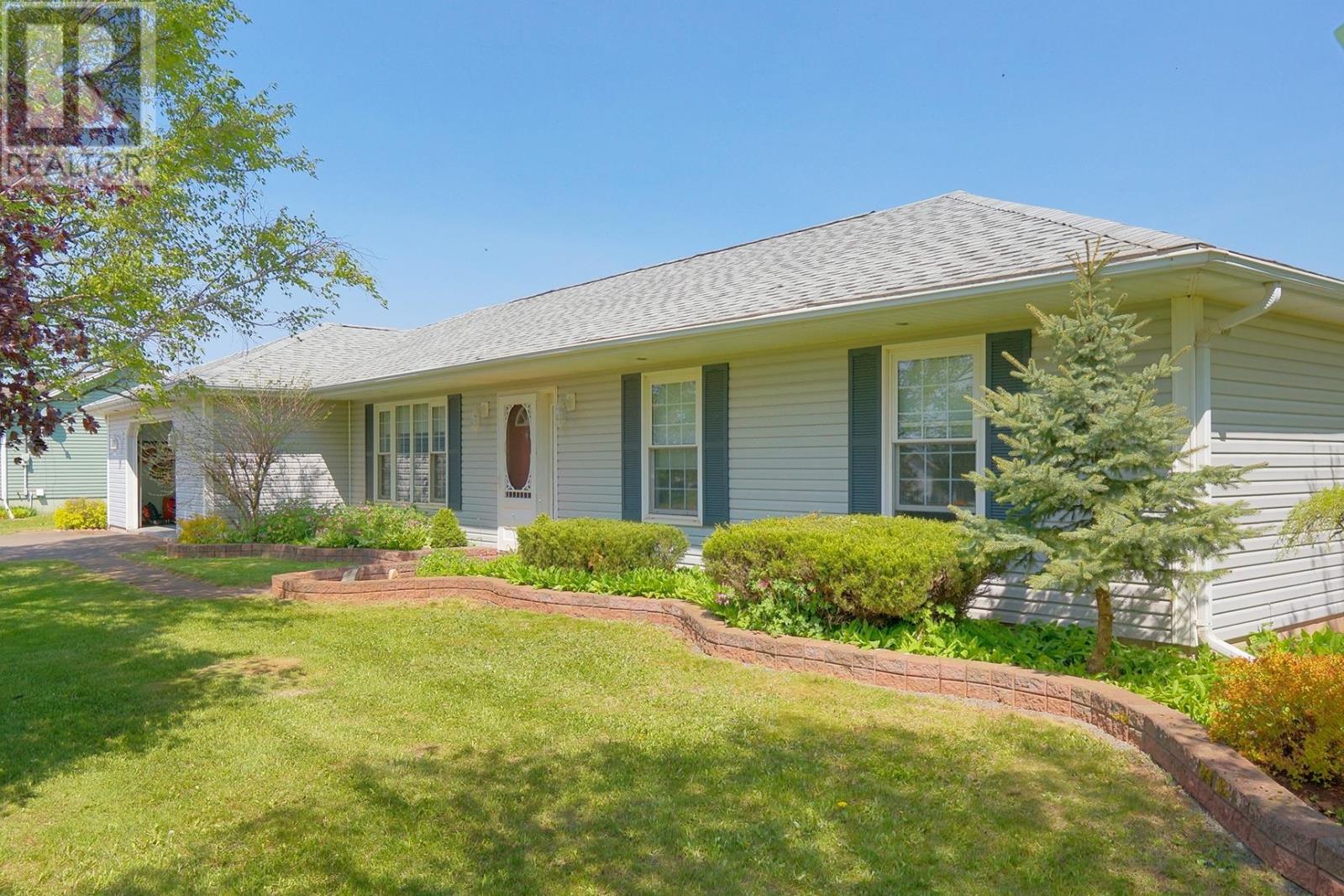 36 Clermont Rd, New Annan, PE C0B 1M0