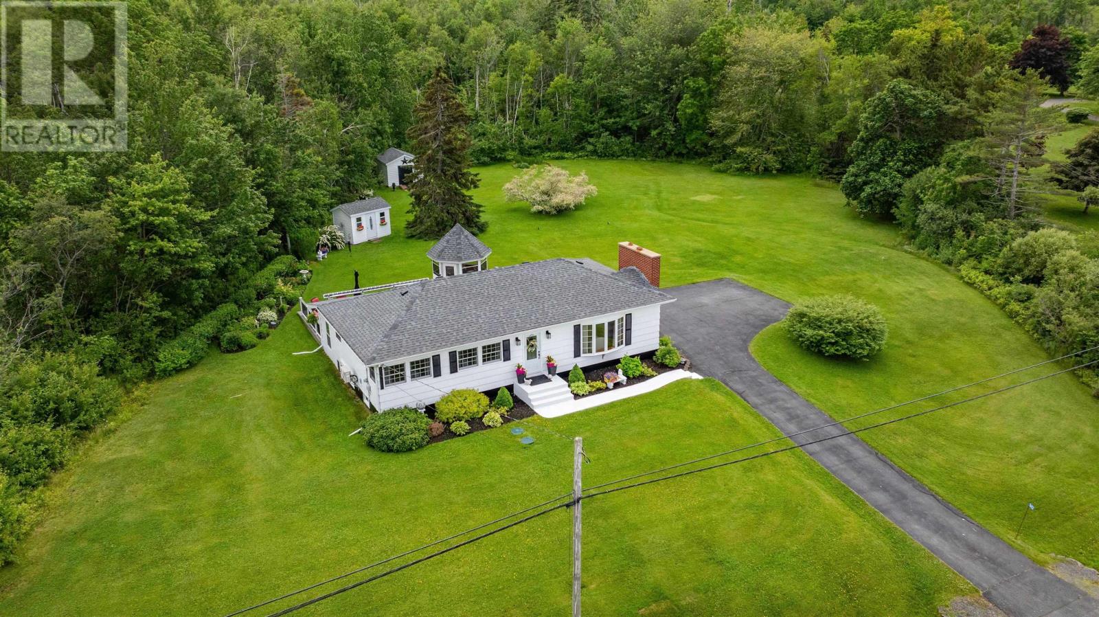 5652 Little Harbour Rd, New Glasgow, NS B2H 5C4