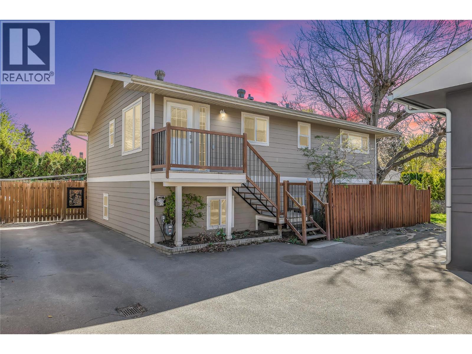 855 Saucier Ave, Kelowna, BC V1Y 6A4