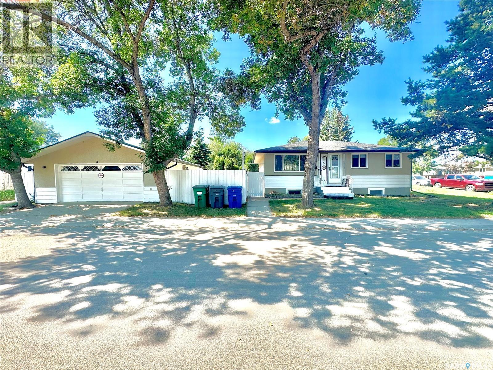 41 Cartier Cres, Saskatoon, SK S7L 4L8