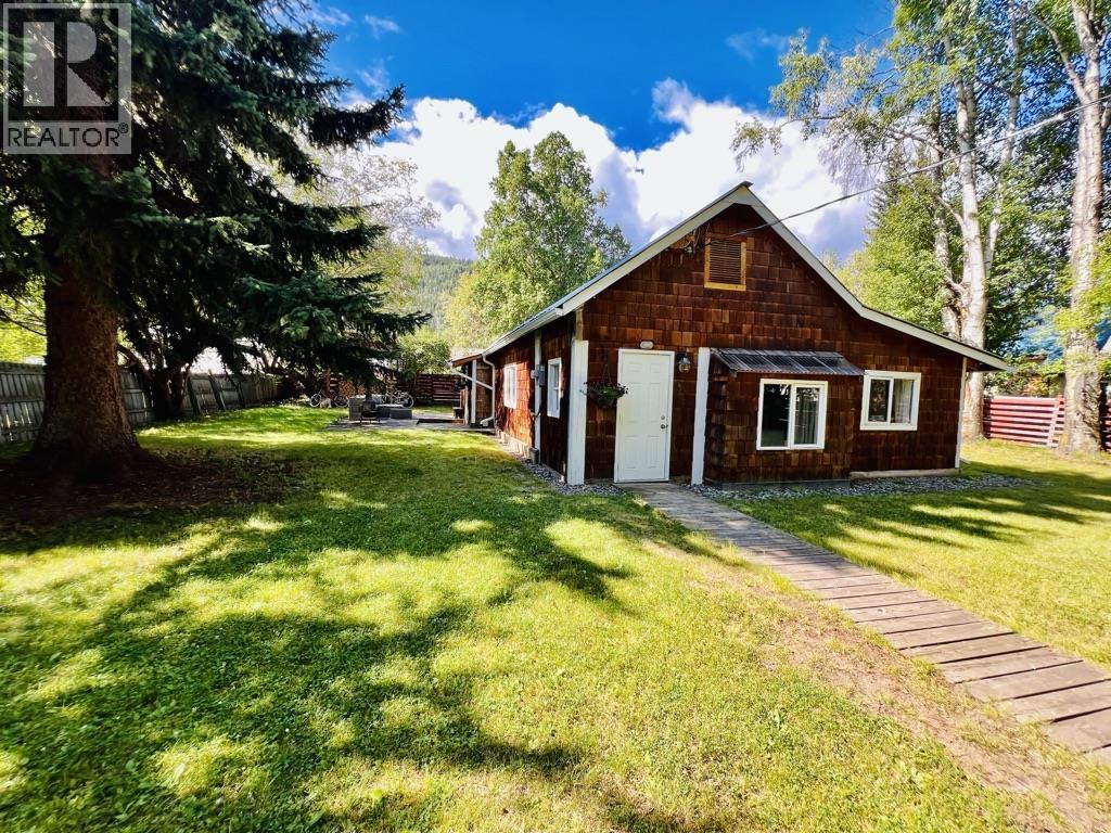 3931 Alfred Ave, Smithers, BC V0J 2N0