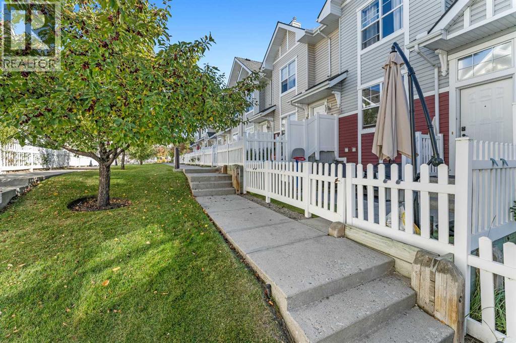 3305 New Brighton Gdns SE, Calgary, AB T2Z 0A2