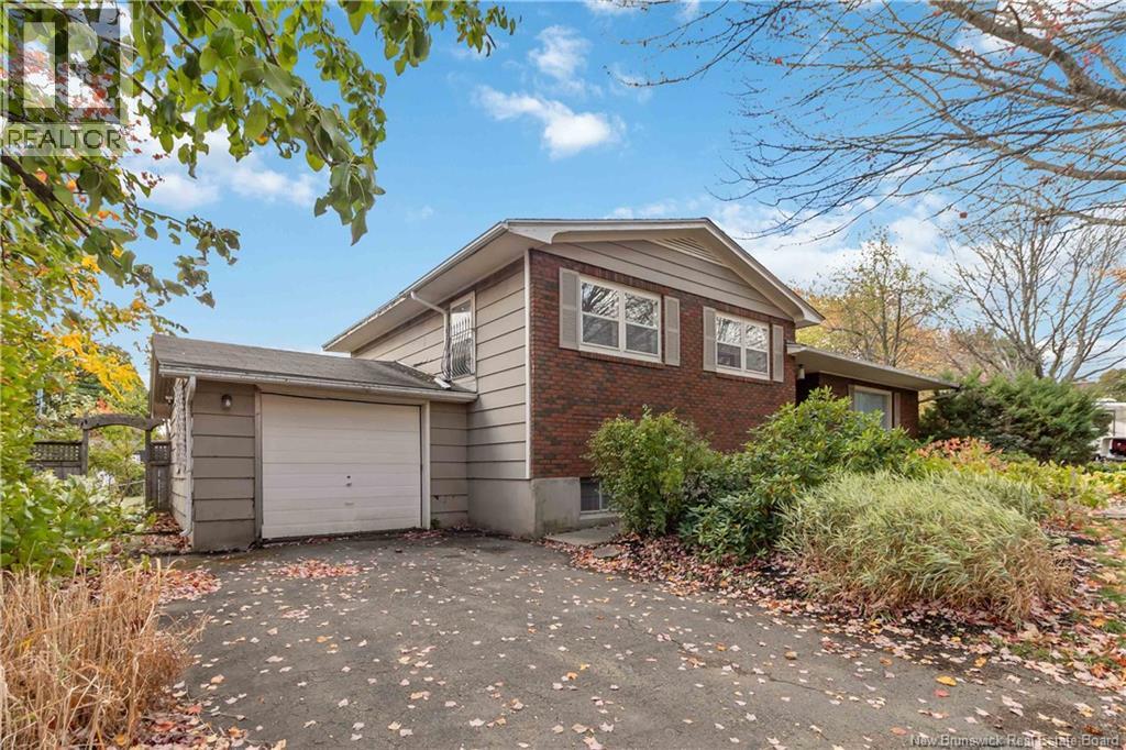 28 Bessborough Ave, Moncton, NB E1E 1P2