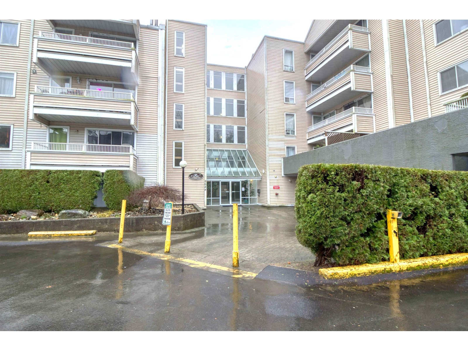 9644 134 Street Unit 404, Surrey, BC V3T 5M3