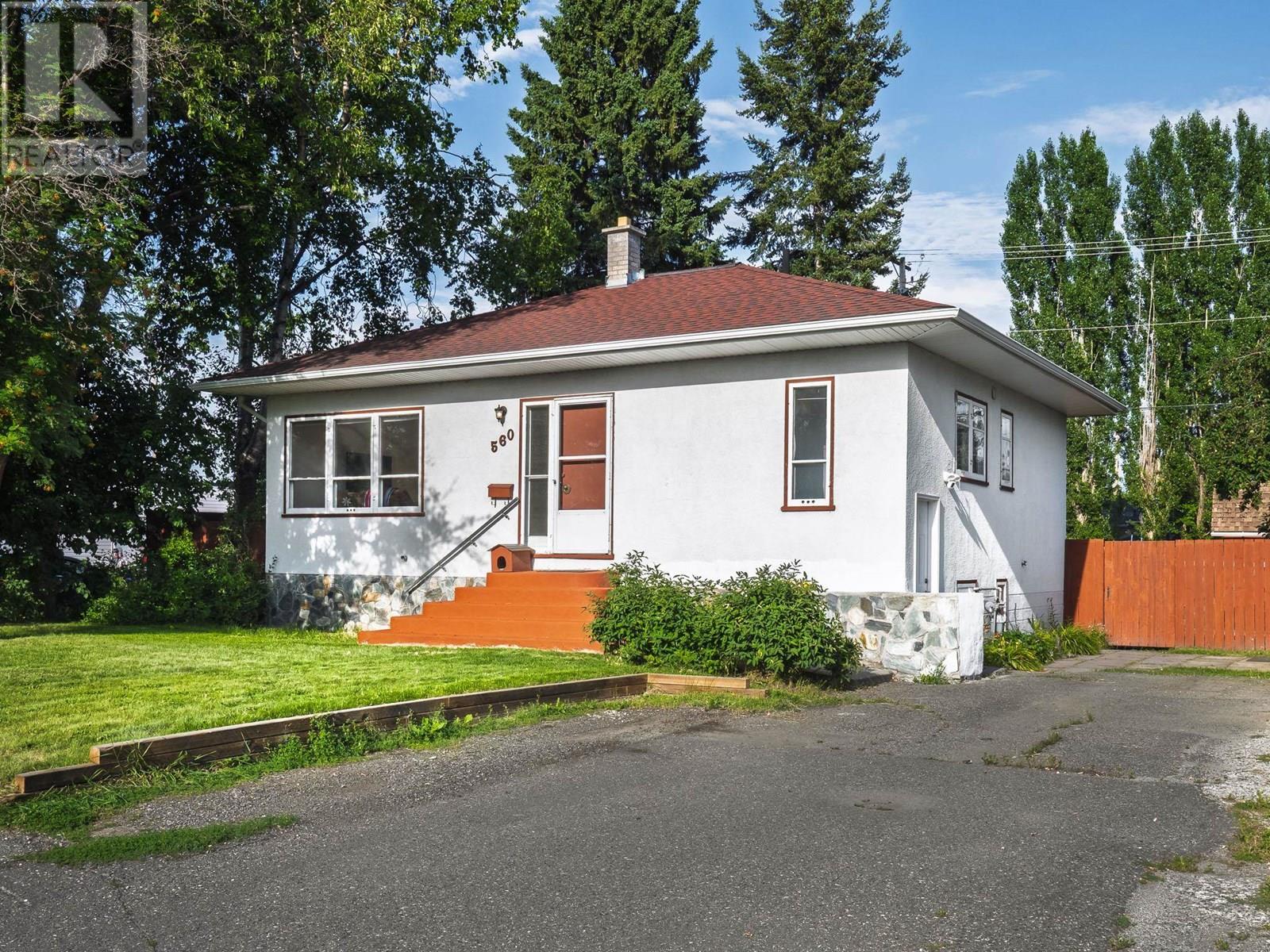 560 Watrous St, Prince George, BC V2M 2B9