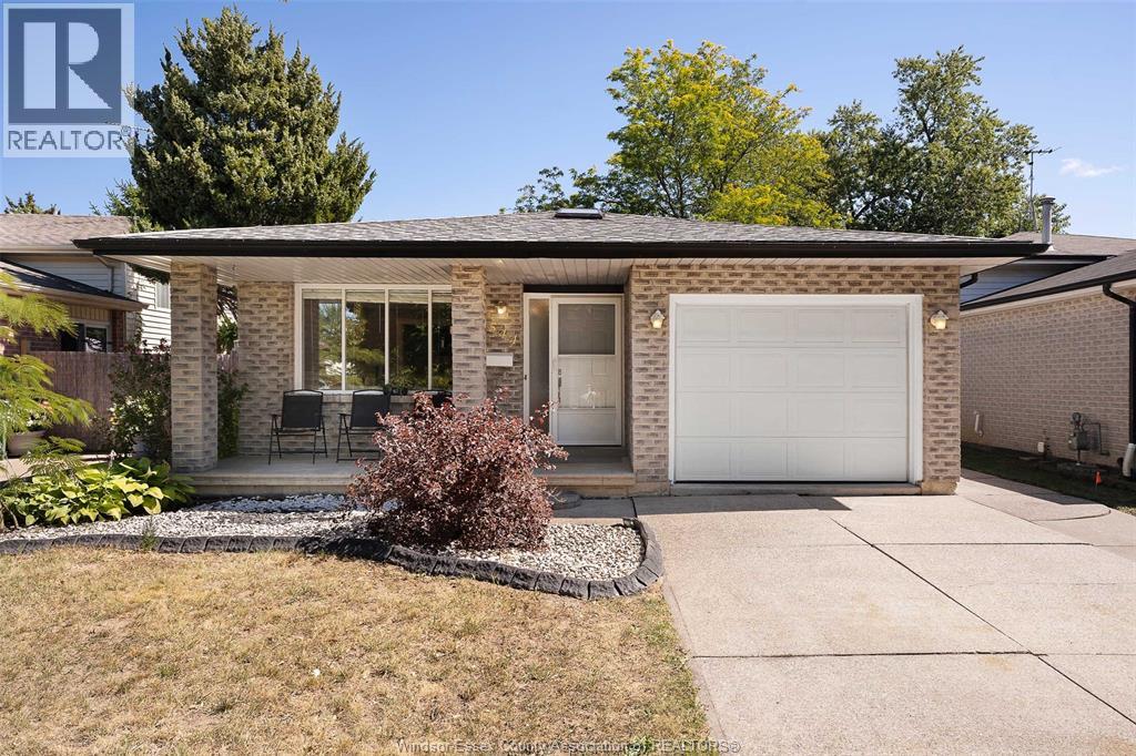 2544 Ellrose Ave, Windsor, ON N8W 5Z8