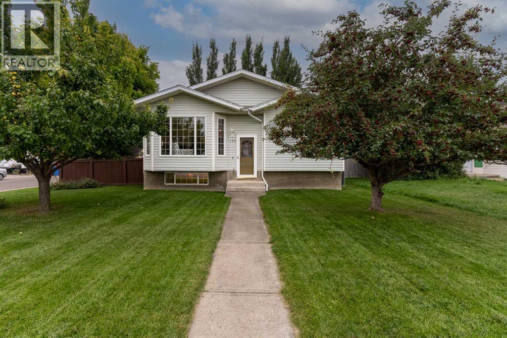 133 Mt Alderson Cres W, Lethbridge, AB T1k 6N9