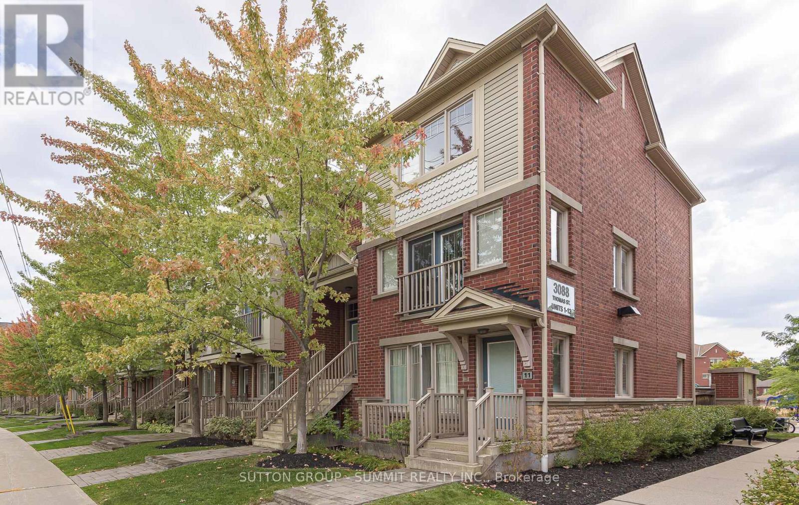 8 3088 Thomas St, Mississauga, ON L5M 0T2