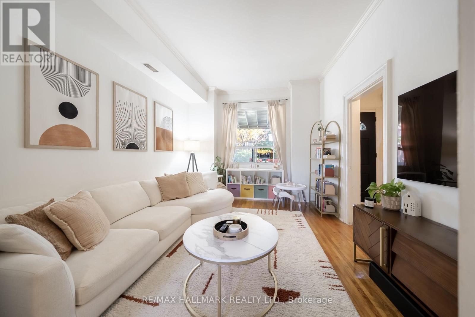 38 Brookfield St, Toronto, ON M6J 3A9