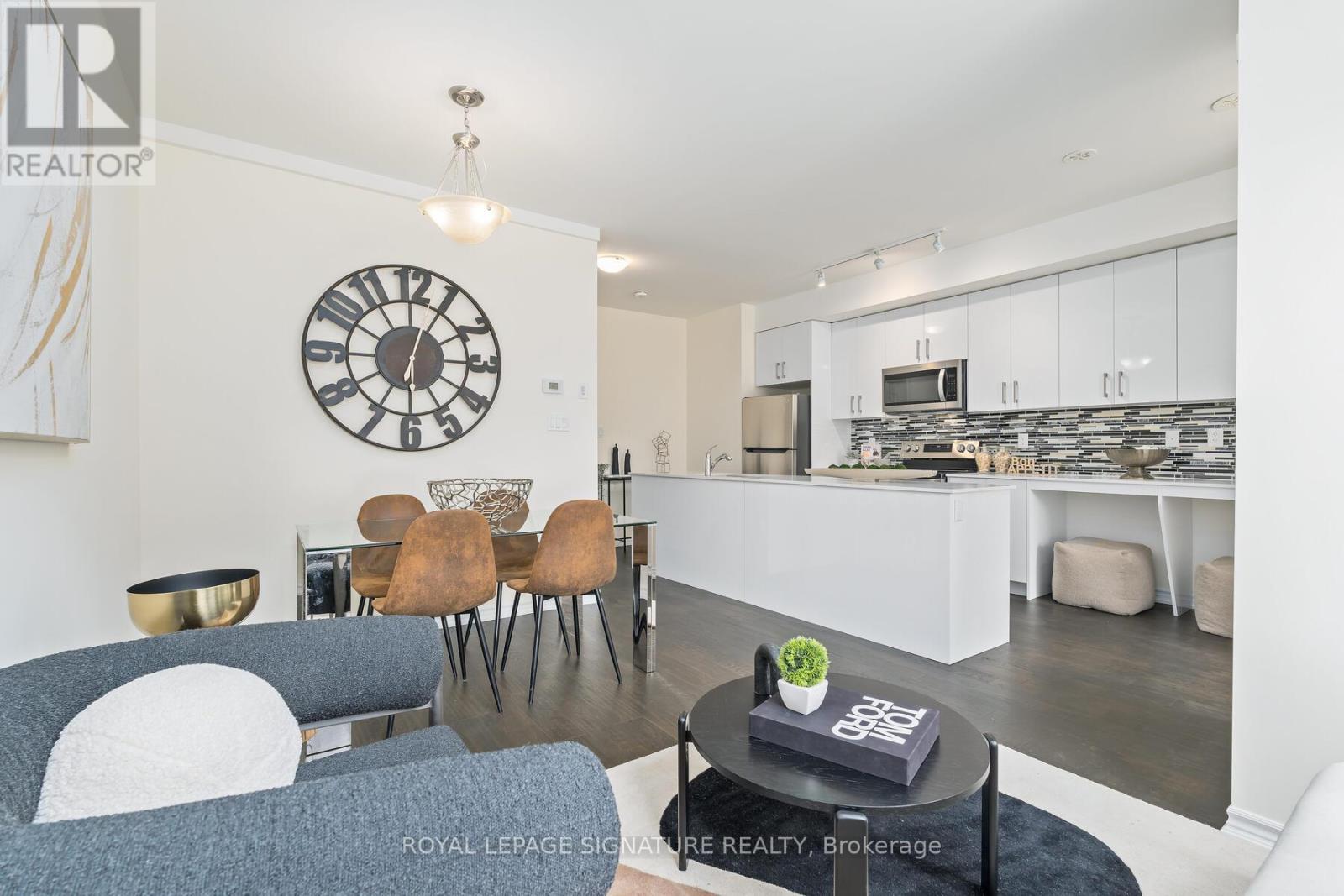 30 1972r Victoria Park Ave, Toronto Parkwoods-donalda, ON M1R 1V1