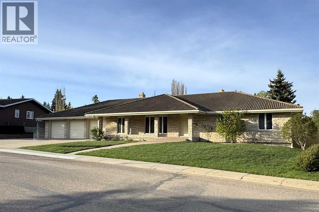 38 Street Crescent Unit 5235, Innisfail, AB T4G 1G7