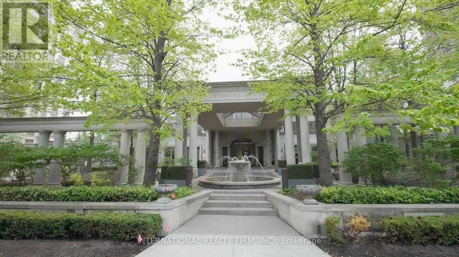 924 80 Harrison Garden Blvd, Toronto, ON M2N 7E3