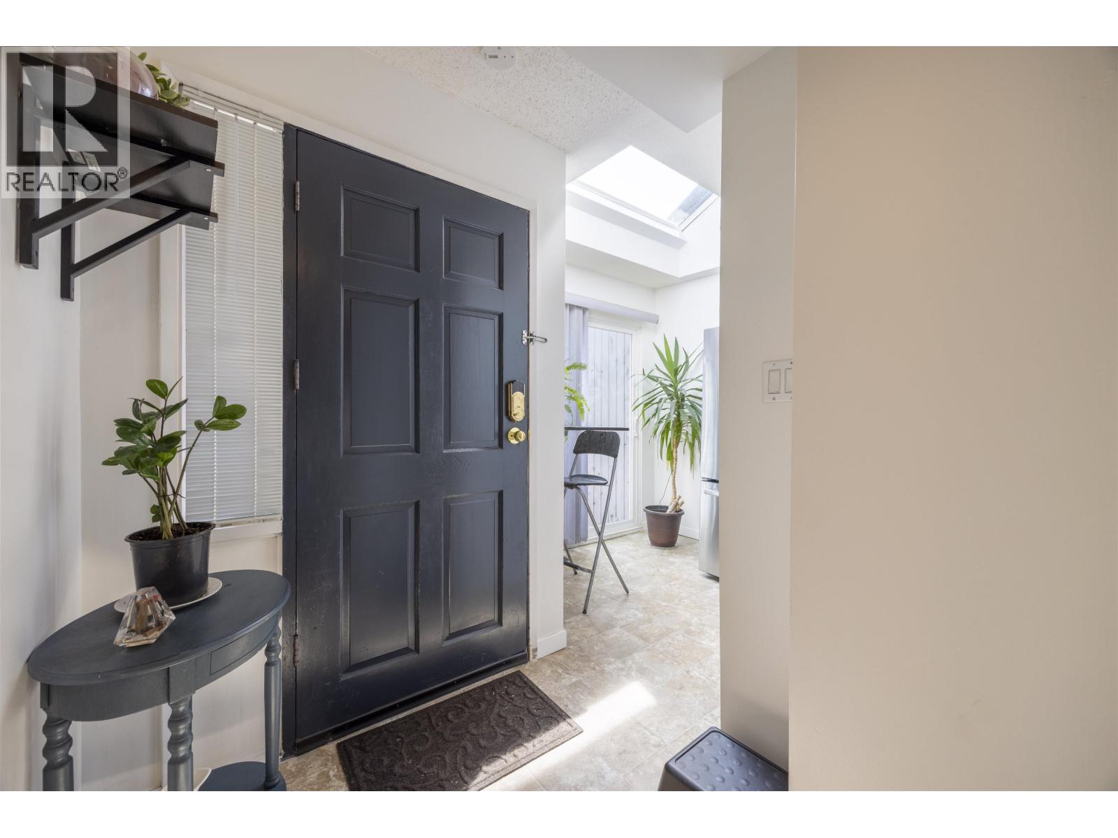 19022 119b Avenue Unit 2, Pitt Meadows, BC V3Y 1X5