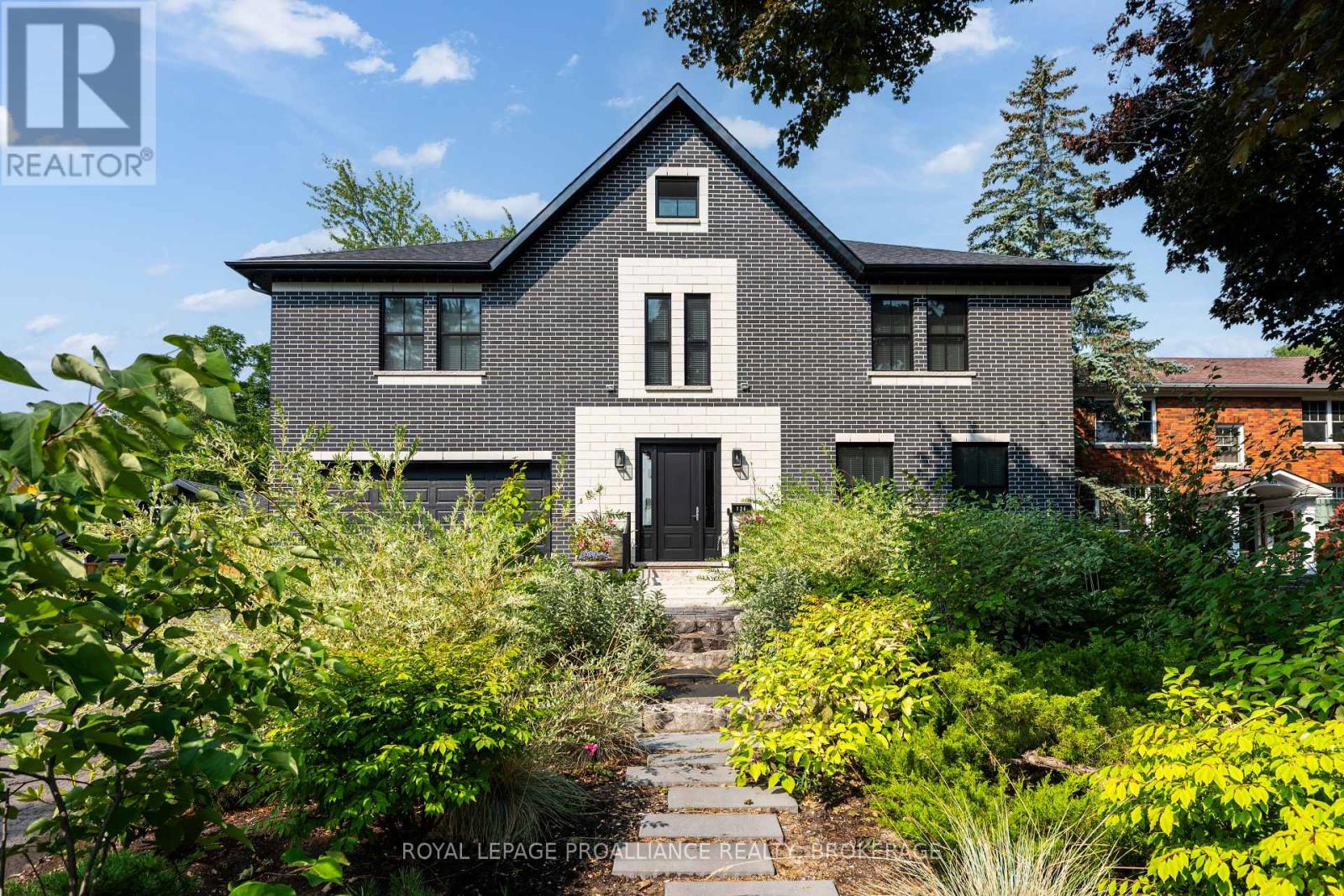 124 Churchill Cres, Kingston, ON K7L 4N2