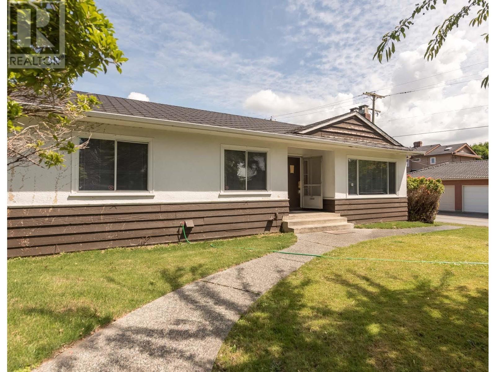1249 W 52nd Ave, Vancouver, BC V6P 1H7