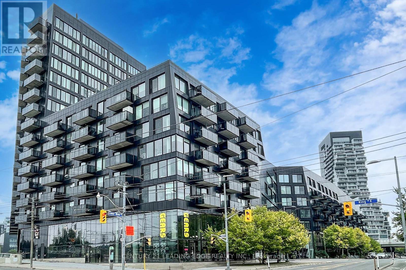 802 51 Trolley Cres, Toronto, ON M5A 0E9