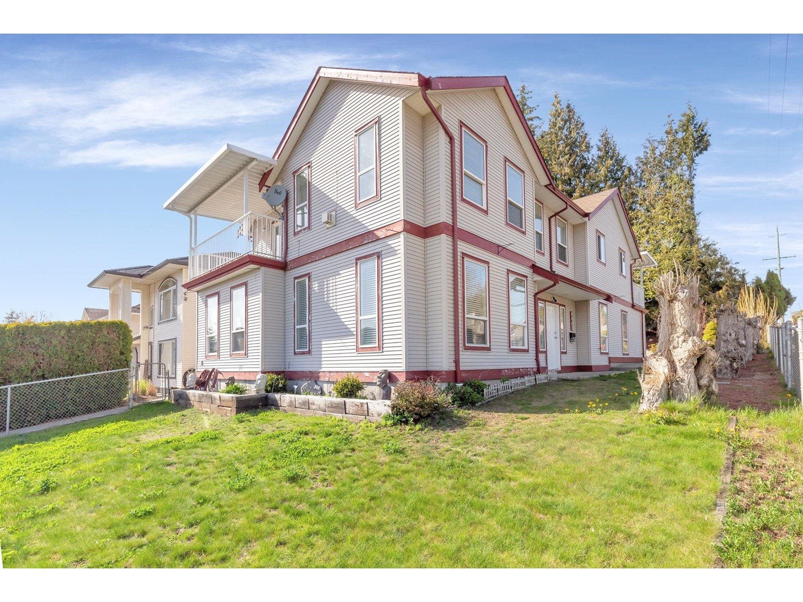 8067 Cedar St, Mission, BC V2V 3N2