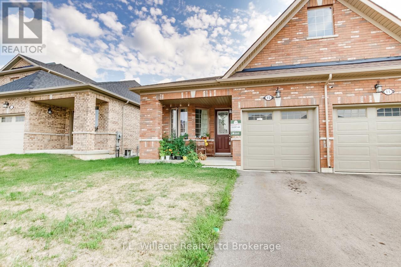 15 Harwood St, Tillsonburg, ON N4J 0J7