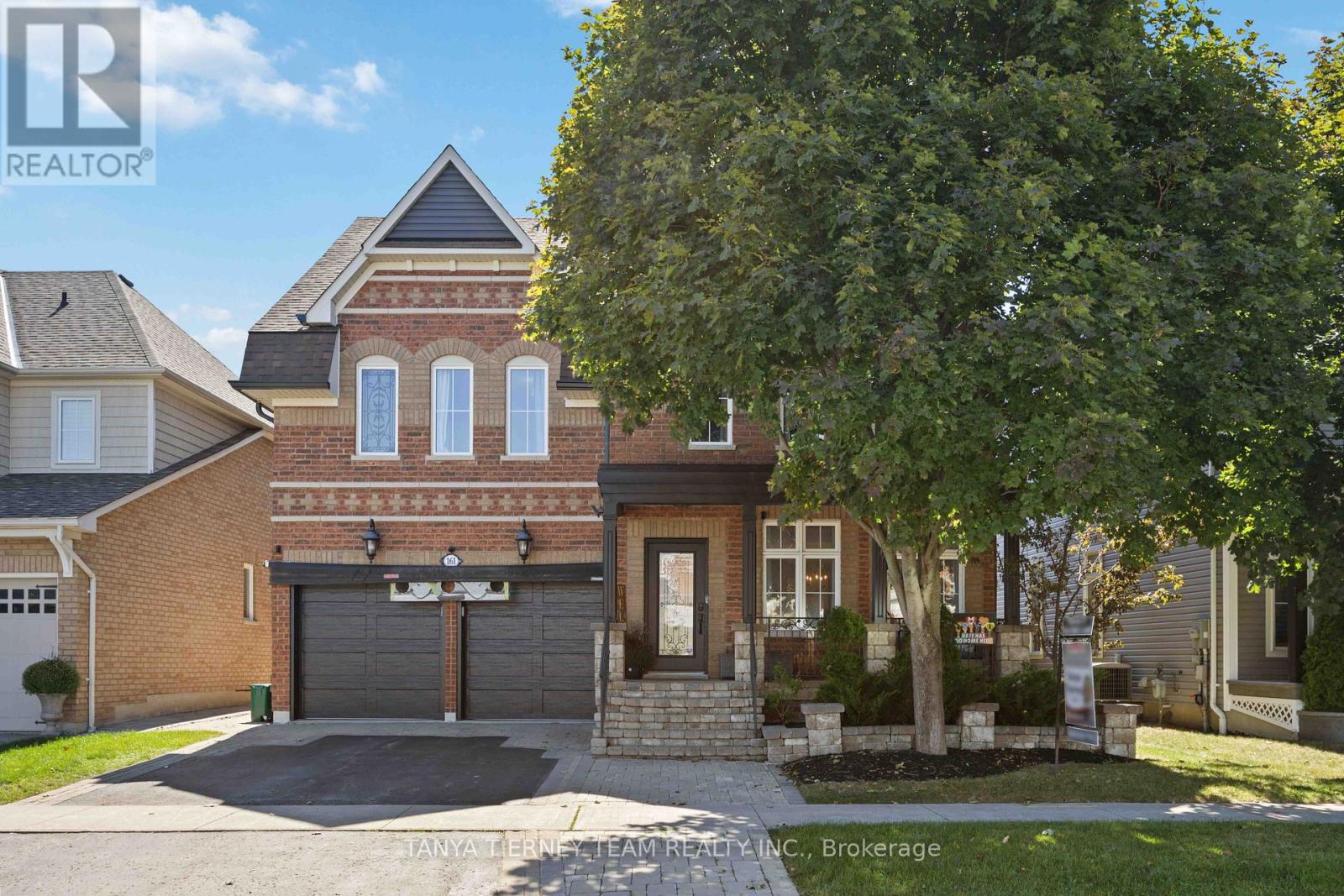 161 Carnwith Dr W, Whitby, ON L1M 0A4