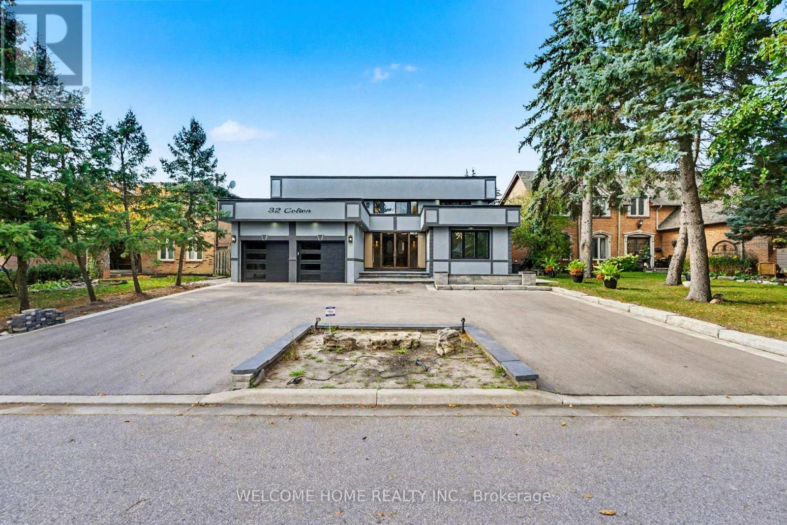 32 Colton Cres S, Vaughan Islington Woods, ON L4L 3L7