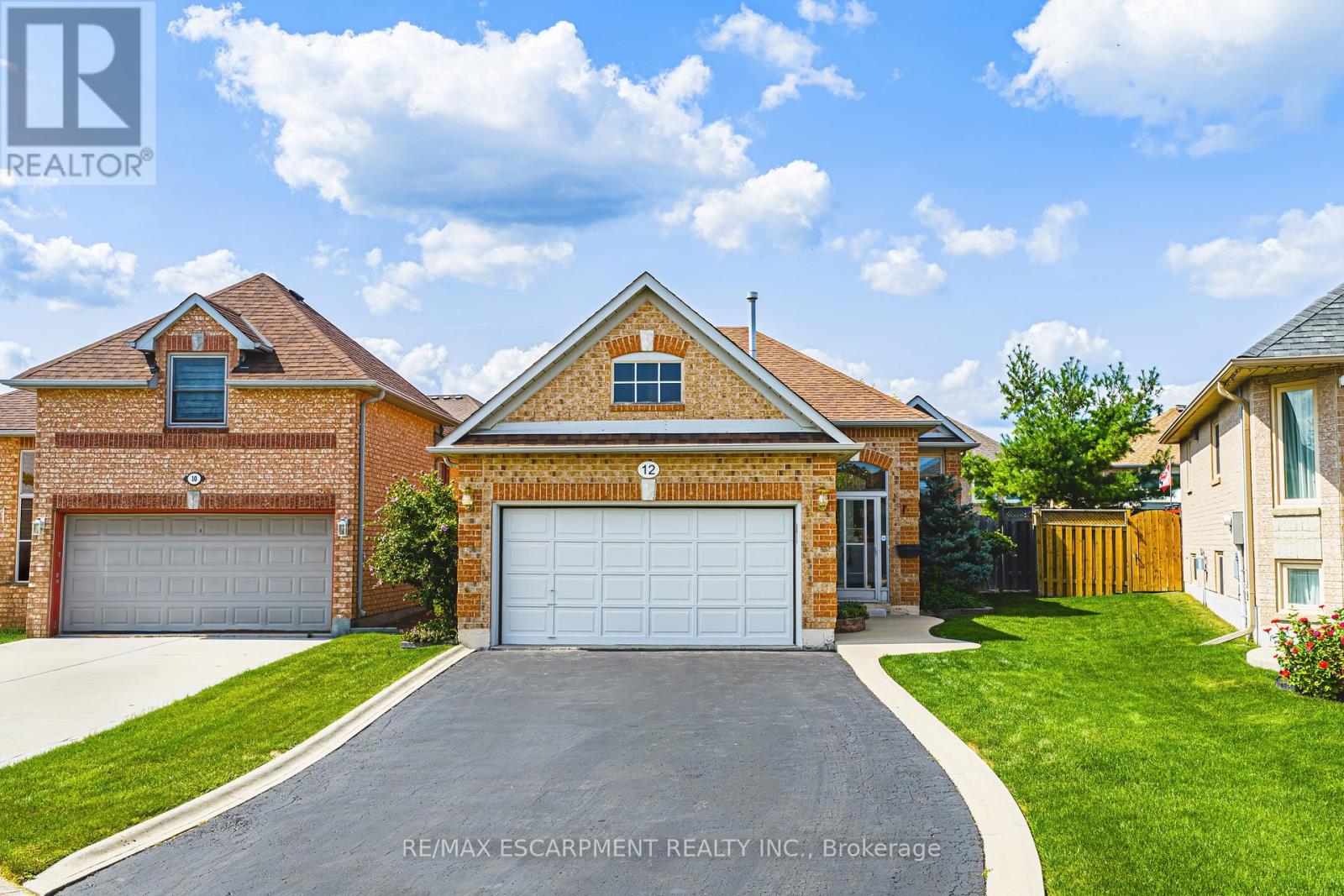 12 Summerfield Cres, Brampton, ON L6X 4L3