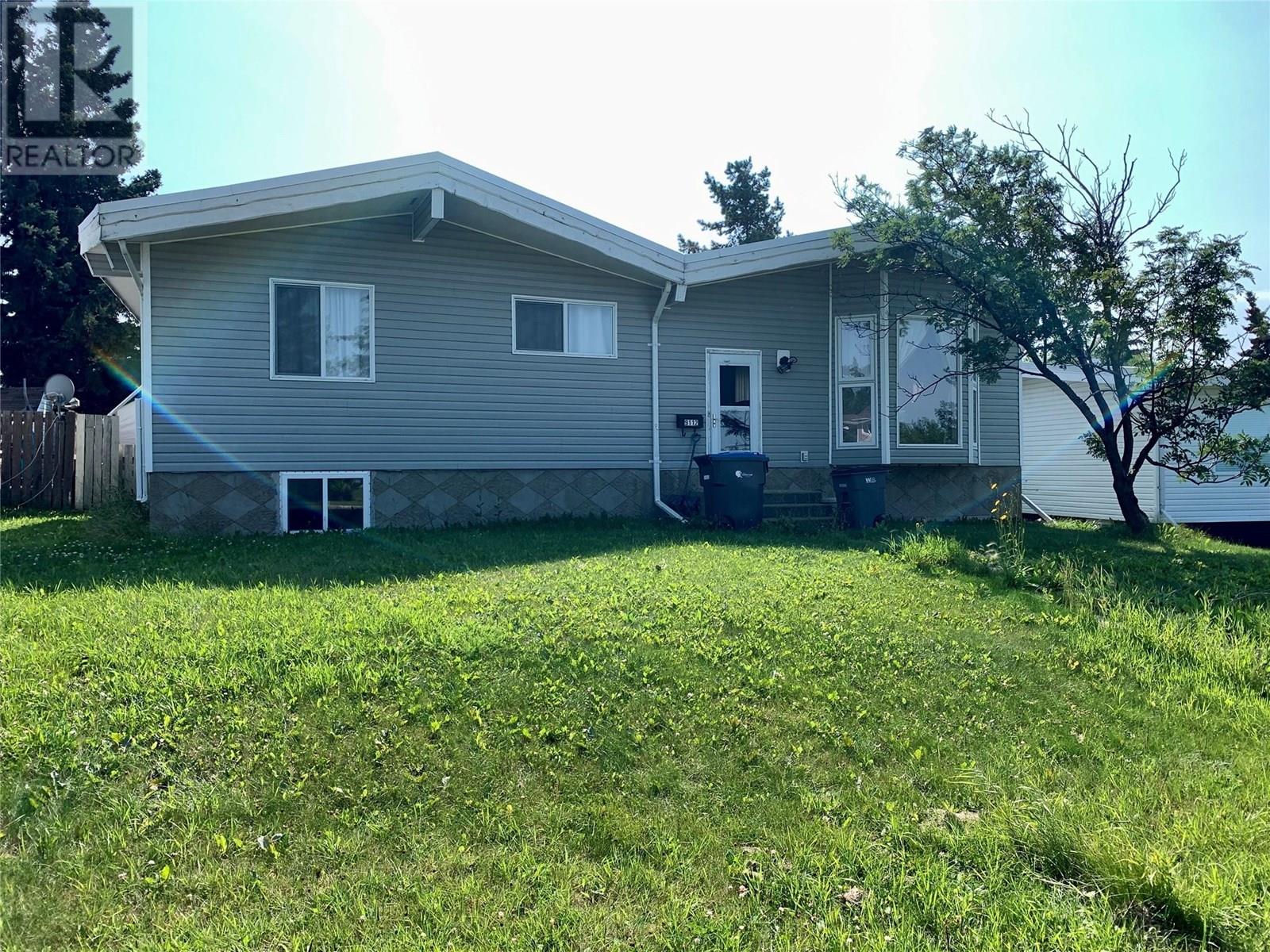 9112 Calverley Cres, Dawson Creek, BC V1G 2R2