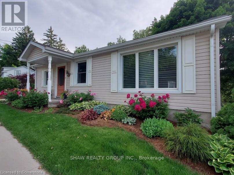1276 Swan St, North Dumfries, ON N0B 1E0